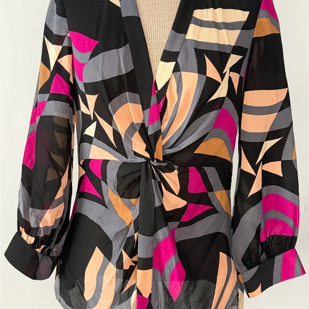 Diane Von Furstenberg Women's Silk Geo Multicolor Twist Front Top- Size 6